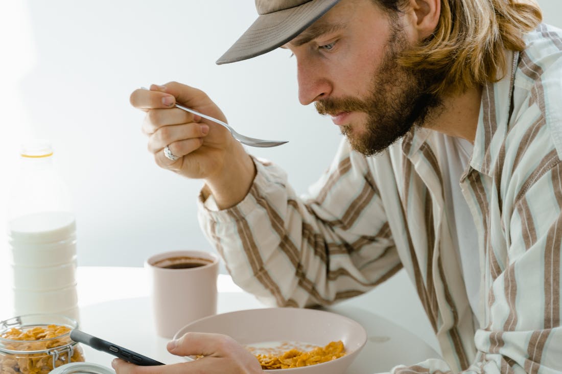 Digital Wellness: Balancing Technology Use for a Healthier Lifestyle Image 1