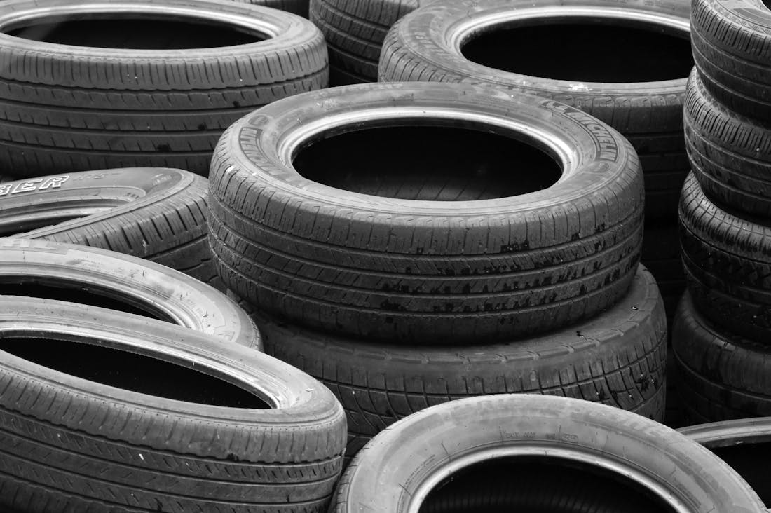 Driving into the Future: How Electric Vehicles are Reshaping the Automotive Industry Image 2