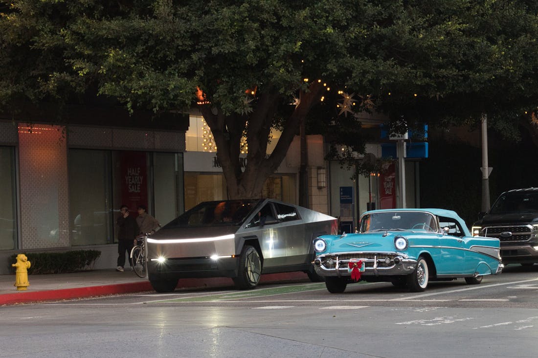 Driving into the Future: The Role of Electric Vehicles in Sustainable Transport Image 3