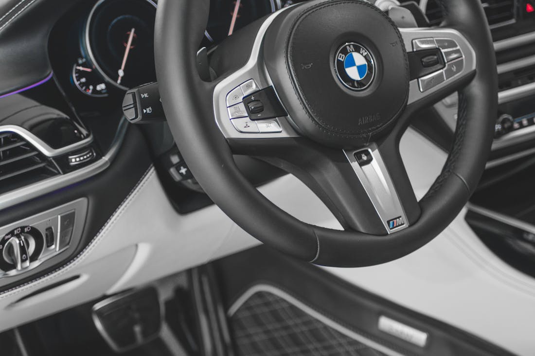 Dynamic Auto Innovations Redefining Modern Driving Experiences Image 2