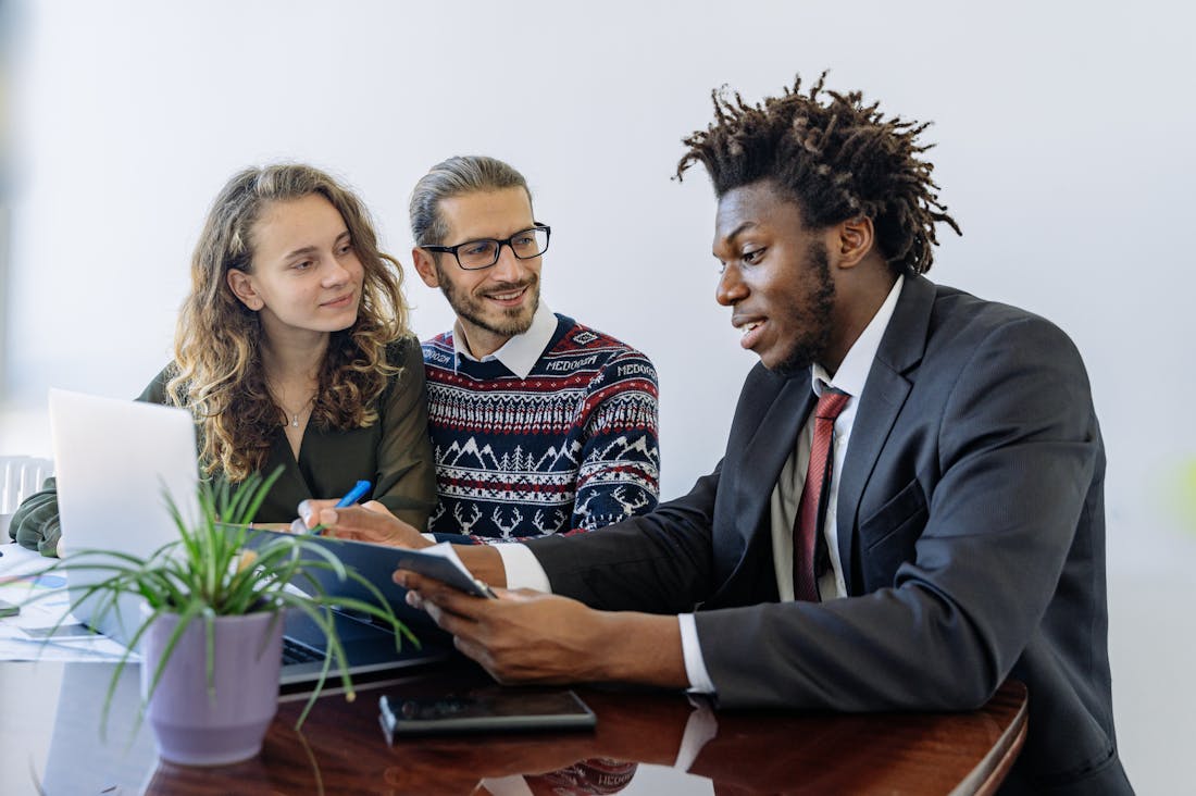 Effective Money Management Strategies for Young Adults Today Image 2