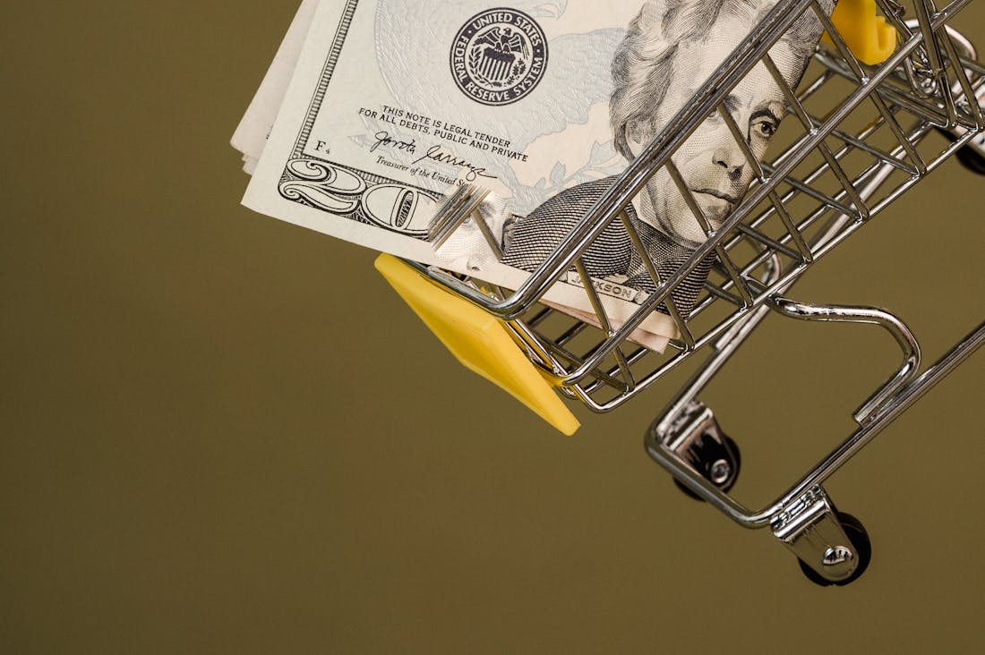 Effective Strategies for Reducing Monthly Living Expenses Without Sacrificing Comfort Image 1