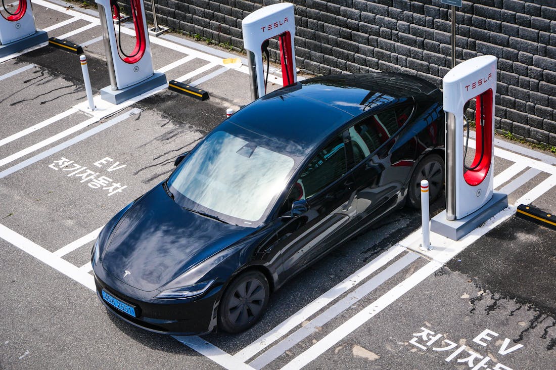 Electric Vehicles Shaping the Future of Transportation and Environment Image 2