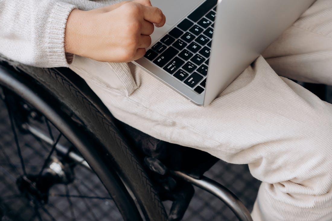 Embracing Digital Detox: How Disconnecting Can Improve Your Mental Health and Wellbeing Image 2