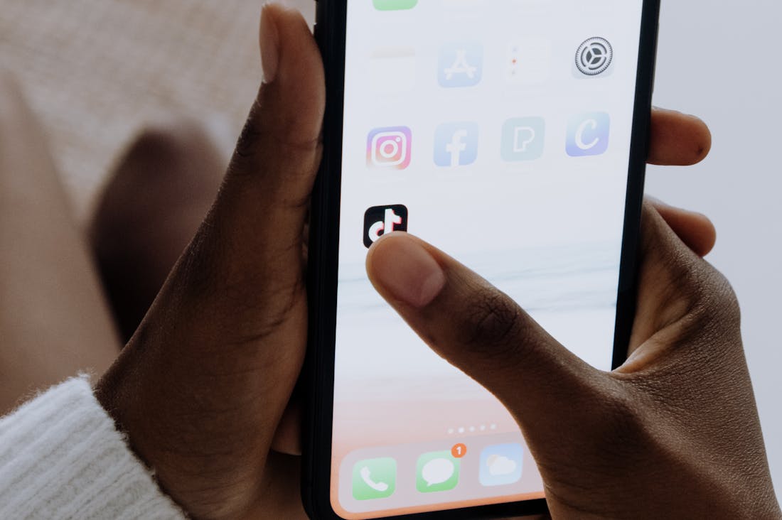 Embracing Digital Trends: How Technology Shapes Our Modern Lifestyle Image 2