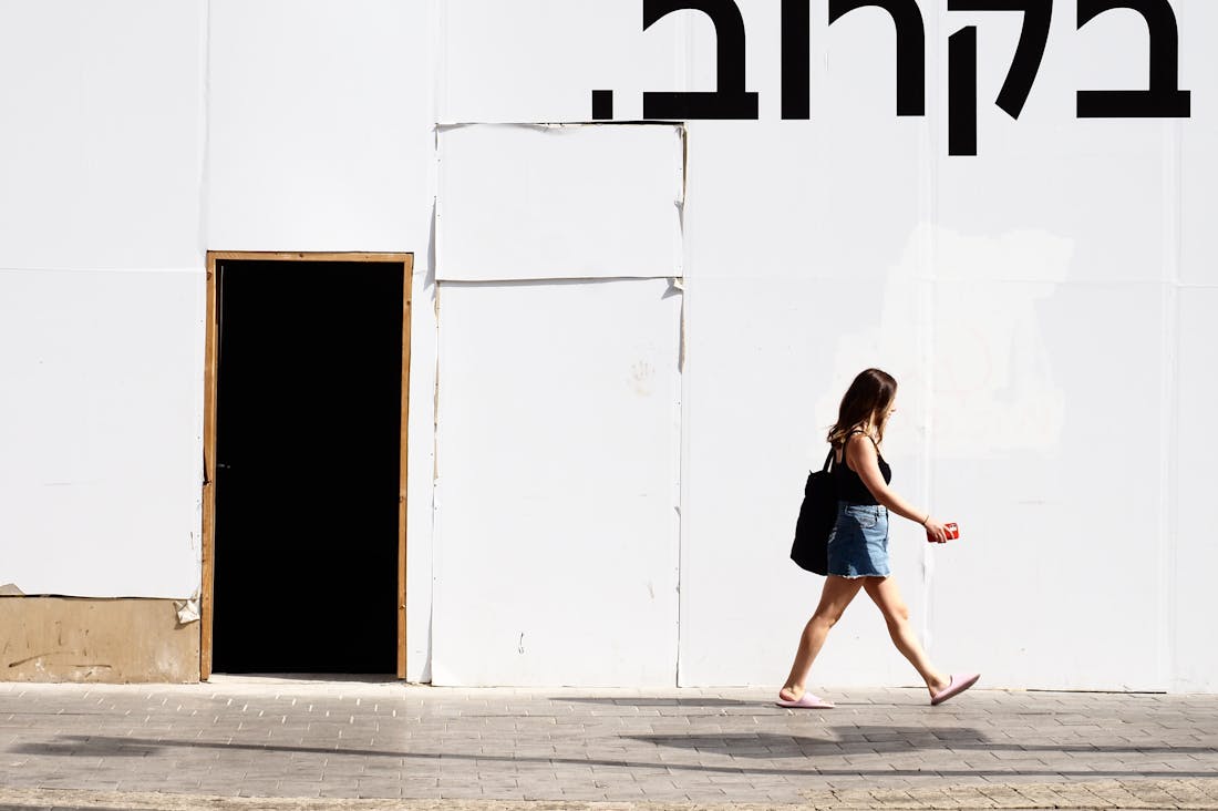 Embracing Minimalism: How to Cultivate a Simplified Lifestyle for Greater Fulfillment Image 1