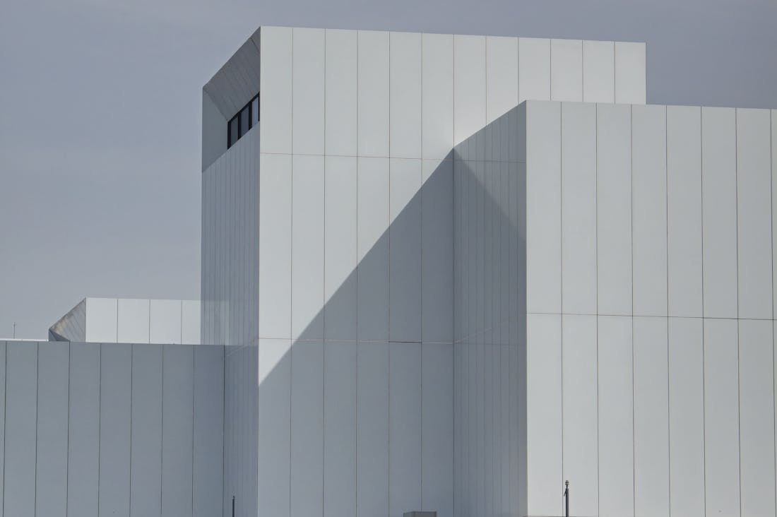 Embracing Minimalism in Travel: How to Pack Light and Experience More