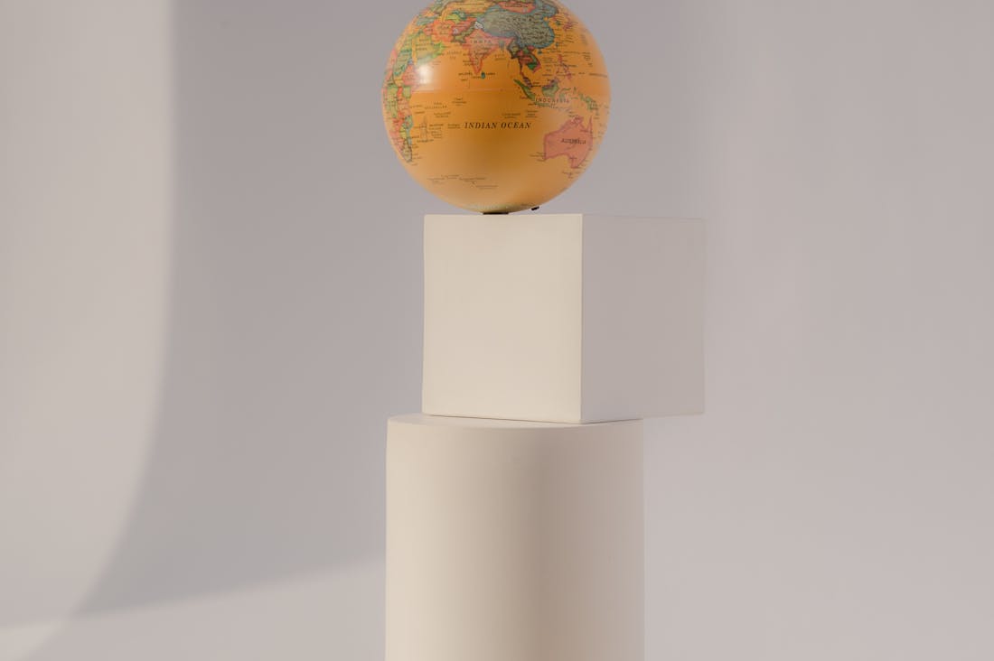 Embracing Minimalism: The Financial and Emotional Benefits of Downsizing Your Lifestyle Image 1