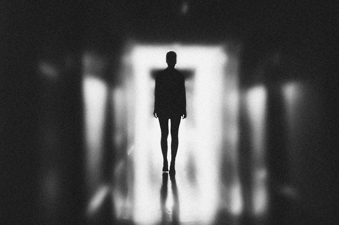 Embracing Minimalism: The Financial and Emotional Benefits of Downsizing Your Lifestyle Image 3