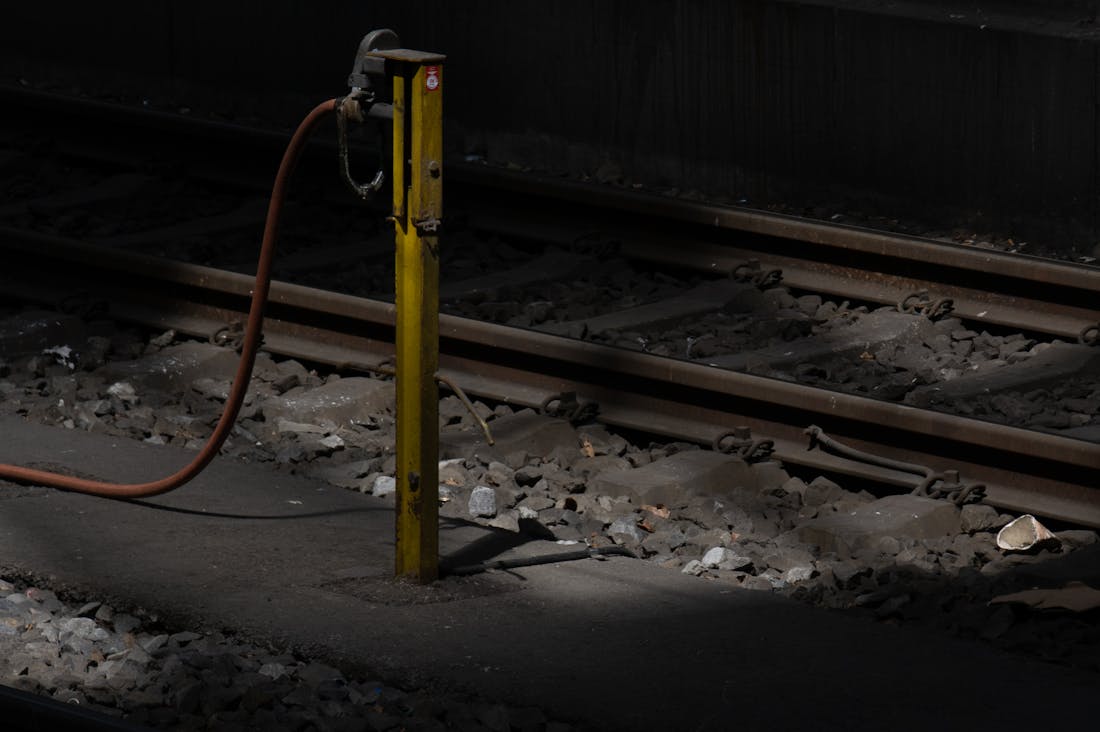 Embracing Minimalism: The Simplified Approach to Achieving a Clear Mind and Home Serenity Image 3