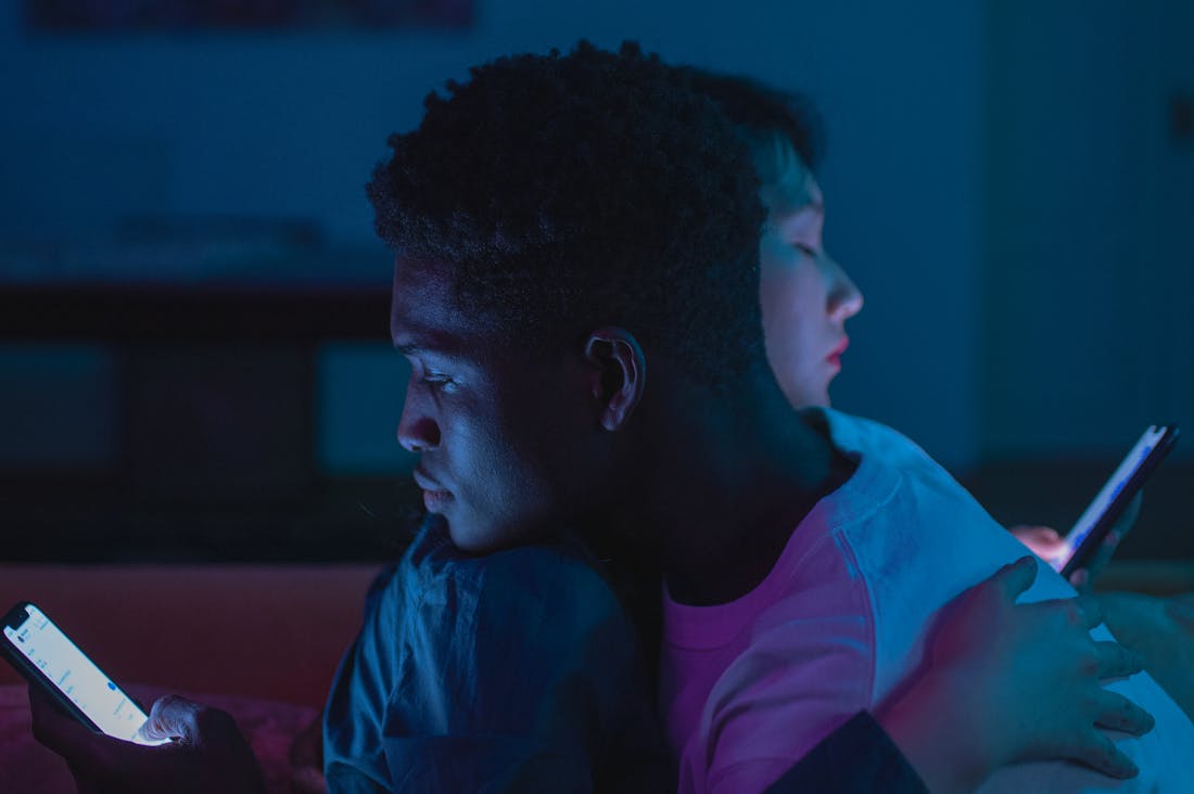 Embracing Tech in Everyday Life: Strategies to Balance Digital Engagement and Real-Life Connections Image 1