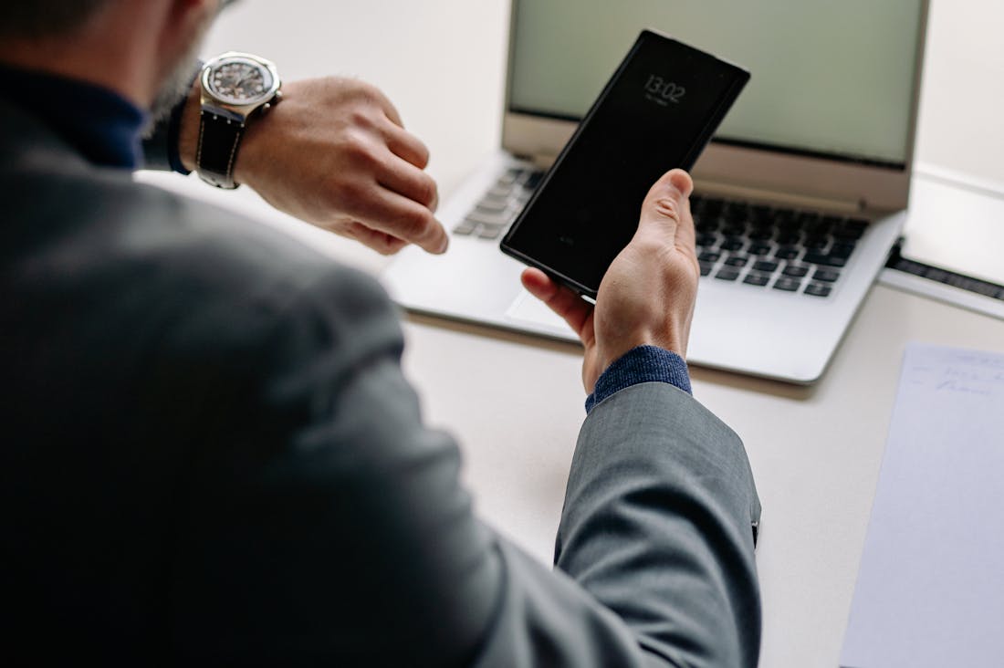 Embracing the Digital Age: Essential Tech Tools for a Balanced Lifestyle Image 2