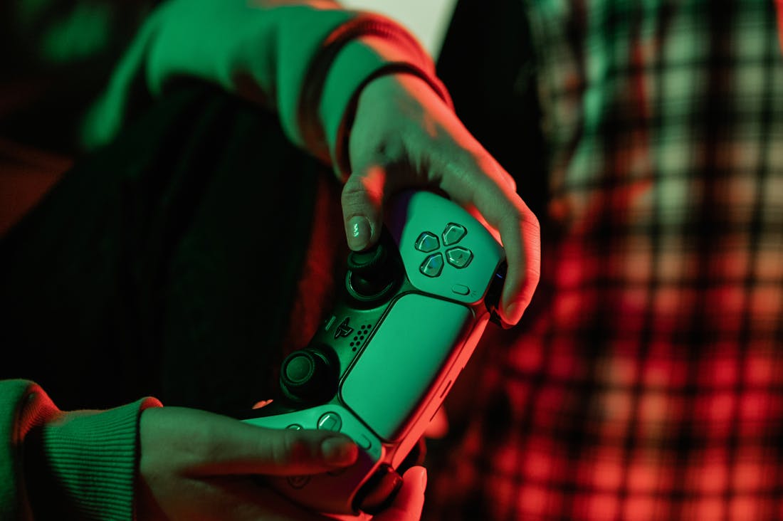 Embracing the Digital Age: The Impact of Technology on Lifestyle Choices and Social Interactions Image 2