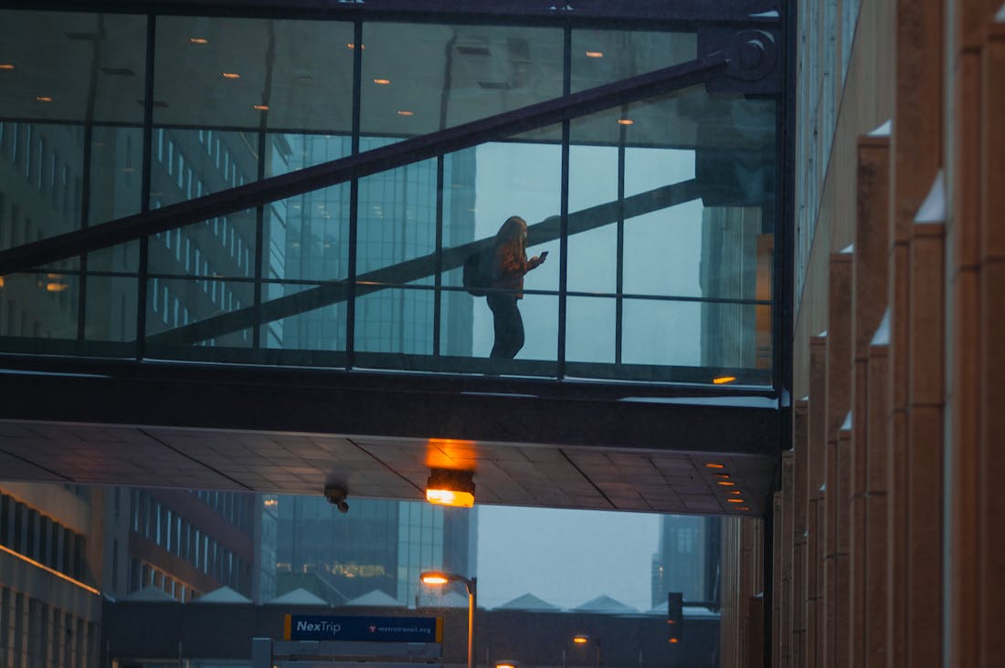 Empowering Women in Finance: Breaking Barriers and Building Wealth Image 1