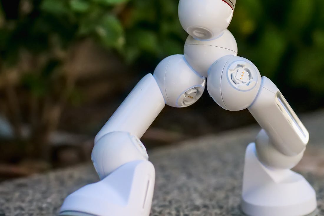 Essential Features in the Latest Tech Gadgets for Everyday Use Image 1