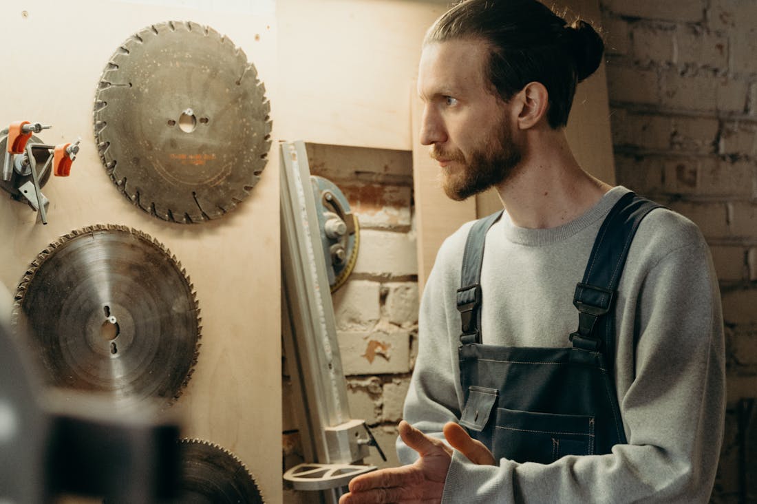 Essential Skills for Navigating the Evolving Job Market Landscape
