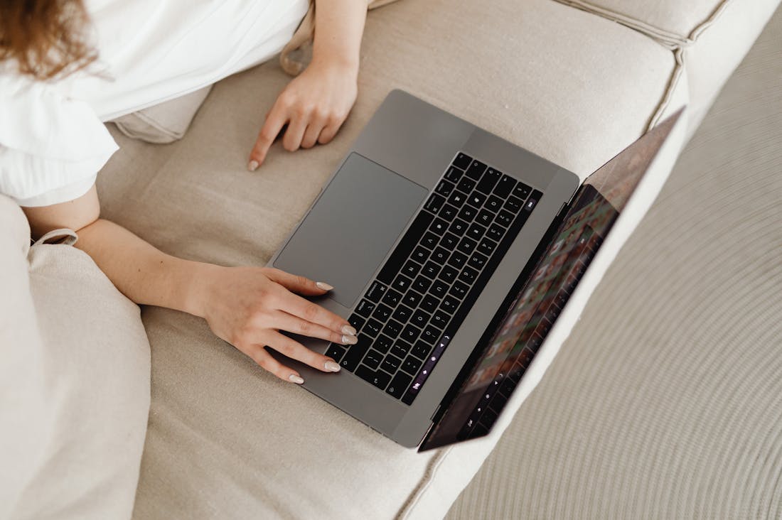 Essential Tech Gadgets Enhancing Everyday Life Image 1