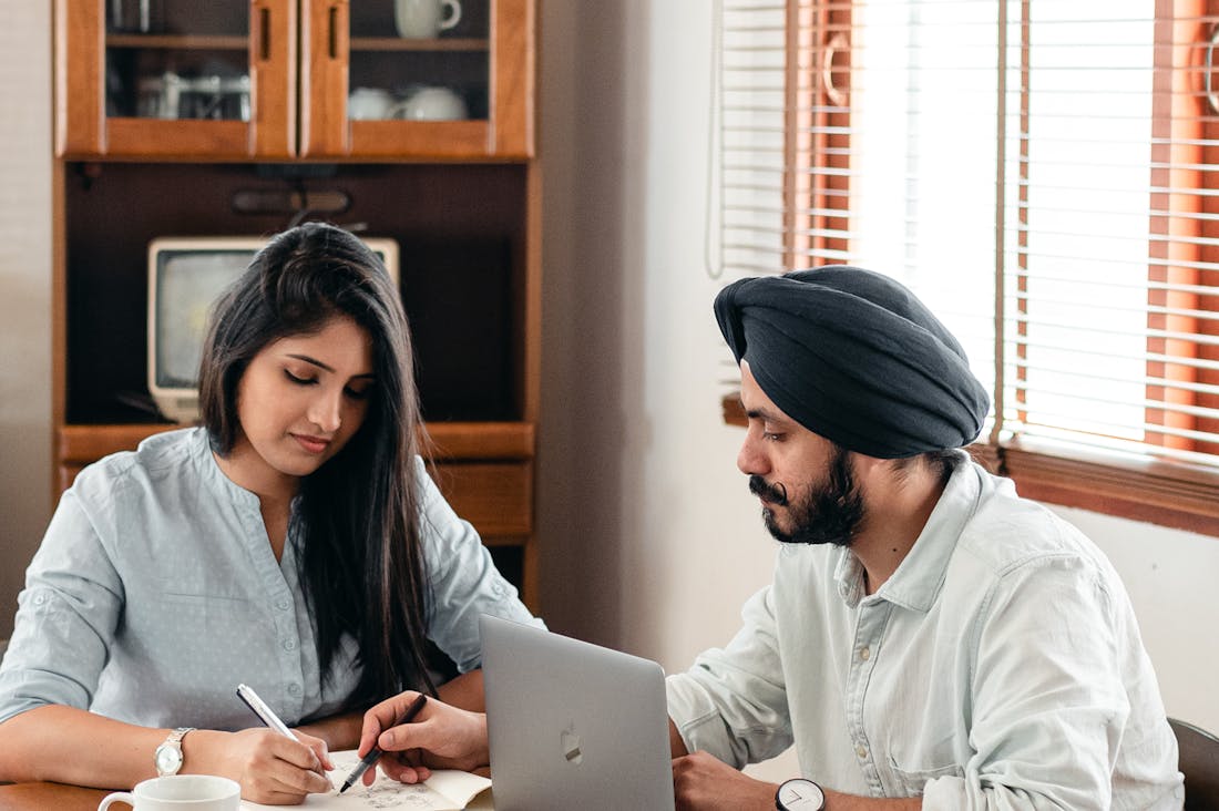 Essential Tech Gadgets That Enhance Modern Living Image 1