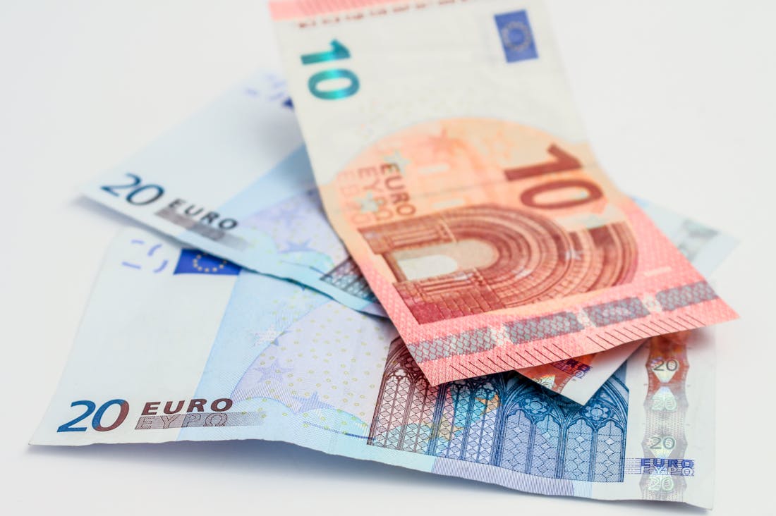 Essential Tips for Building Wealth and Smart Investments Image 1