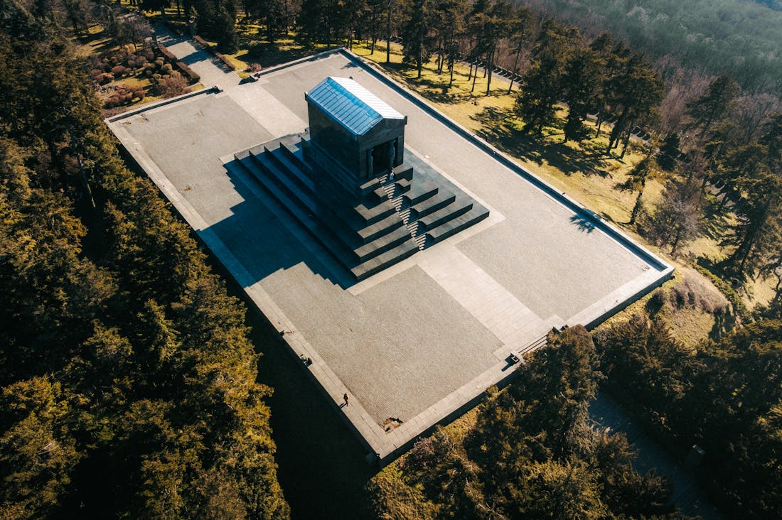 Essential Tips for Responsible Travel that Enriches Your Experiences Image 2