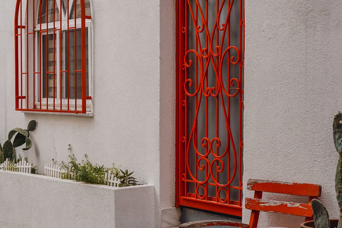 Essential Tips for Thriving in Urban Living Image 3