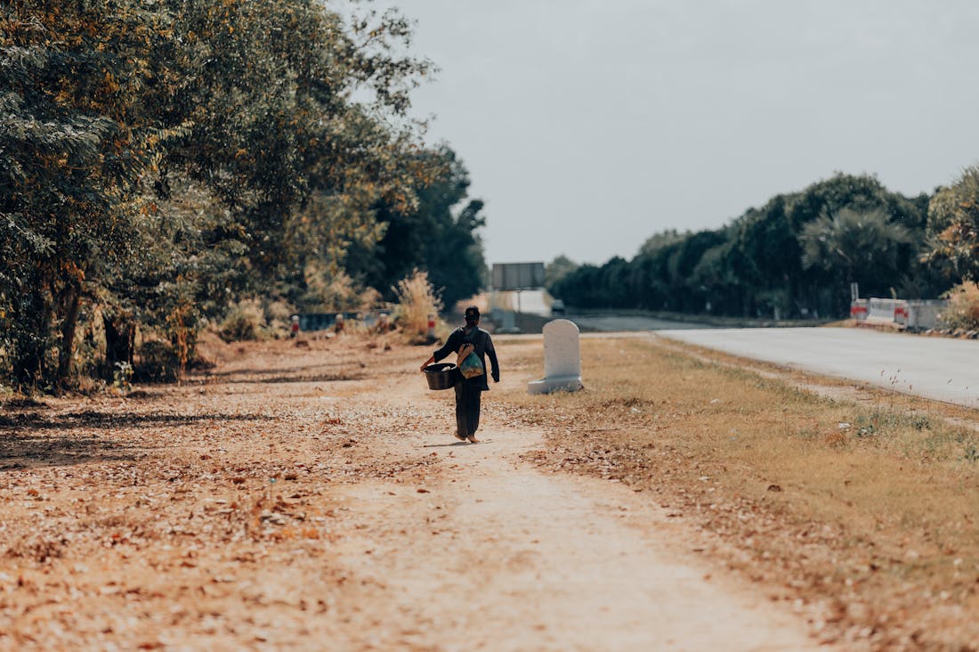 Essential Travel Tips for Adventure-Seekers on a Budget Image 1