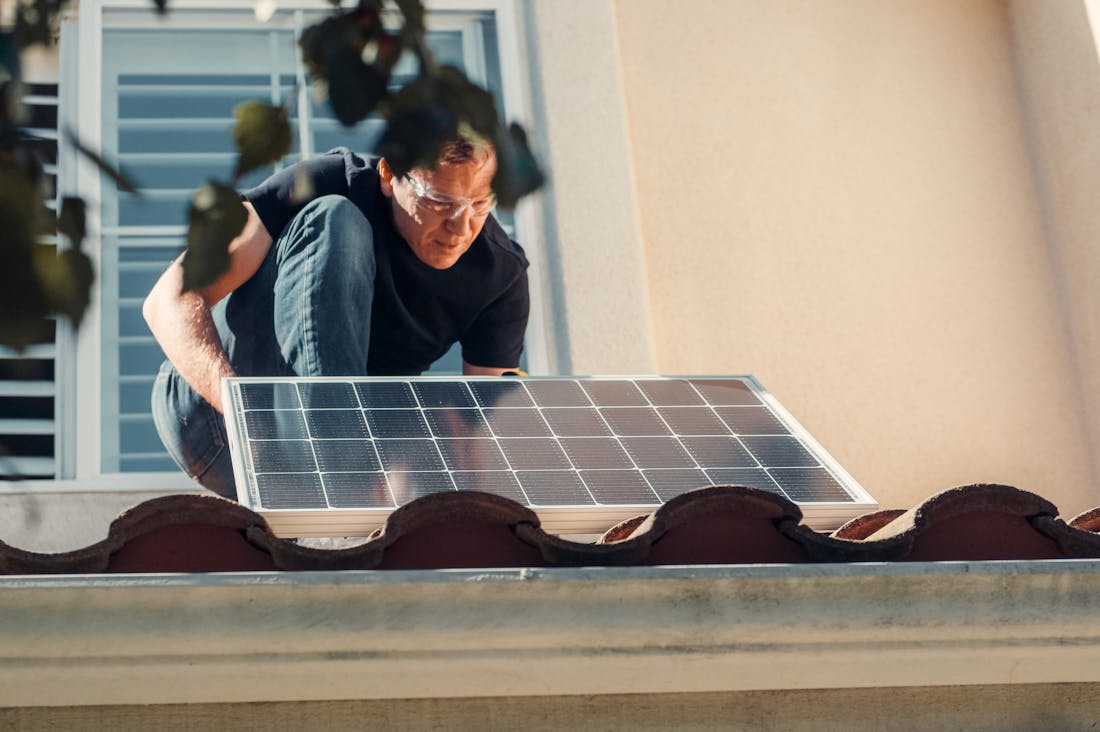Evaluating Renewable Energy Options for Sustainable Living Choices Image 1