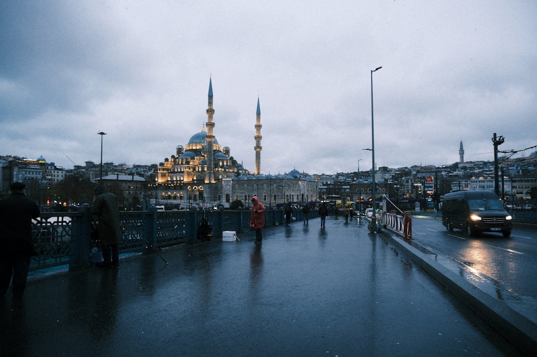 Exploring New Horizons: The Intersection of Travel and Cultural Experiences Image 1