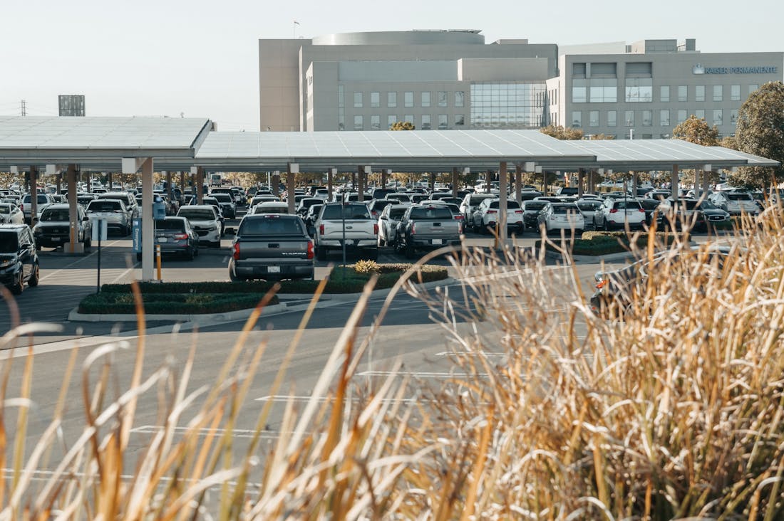 Exploring the Auto Revolution: How Electric Vehicles Are Changing the Landscape of Transportation Image 2