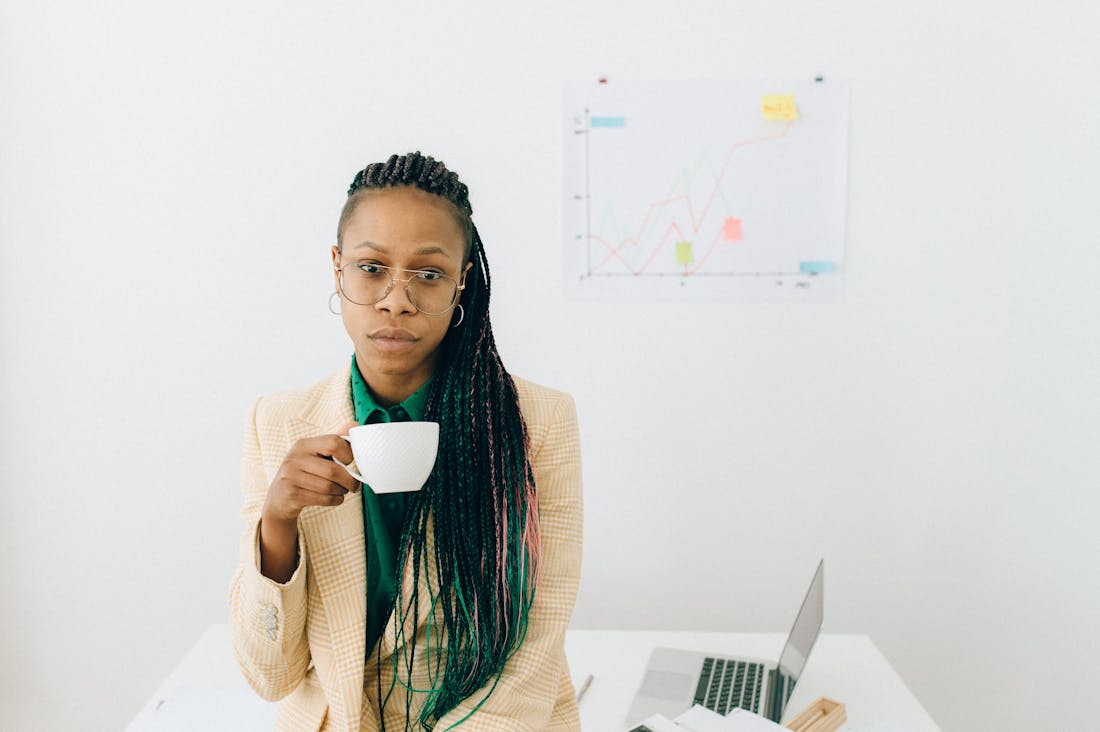 Exploring the Connection Between Financial Literacy and Achieving Long-Term Wealth and Stability Image 3