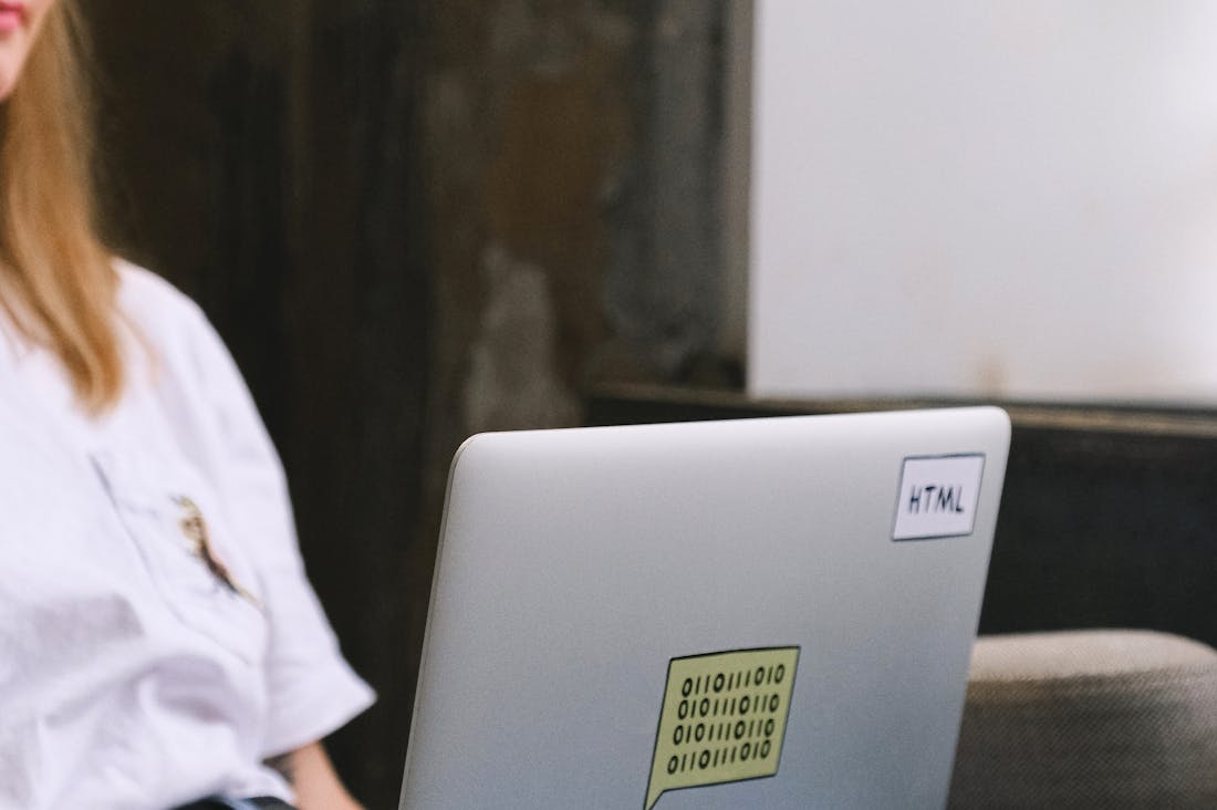 Exploring the Digital Nomad Lifestyle: Balancing Work and Travel in a Remote World Image 1