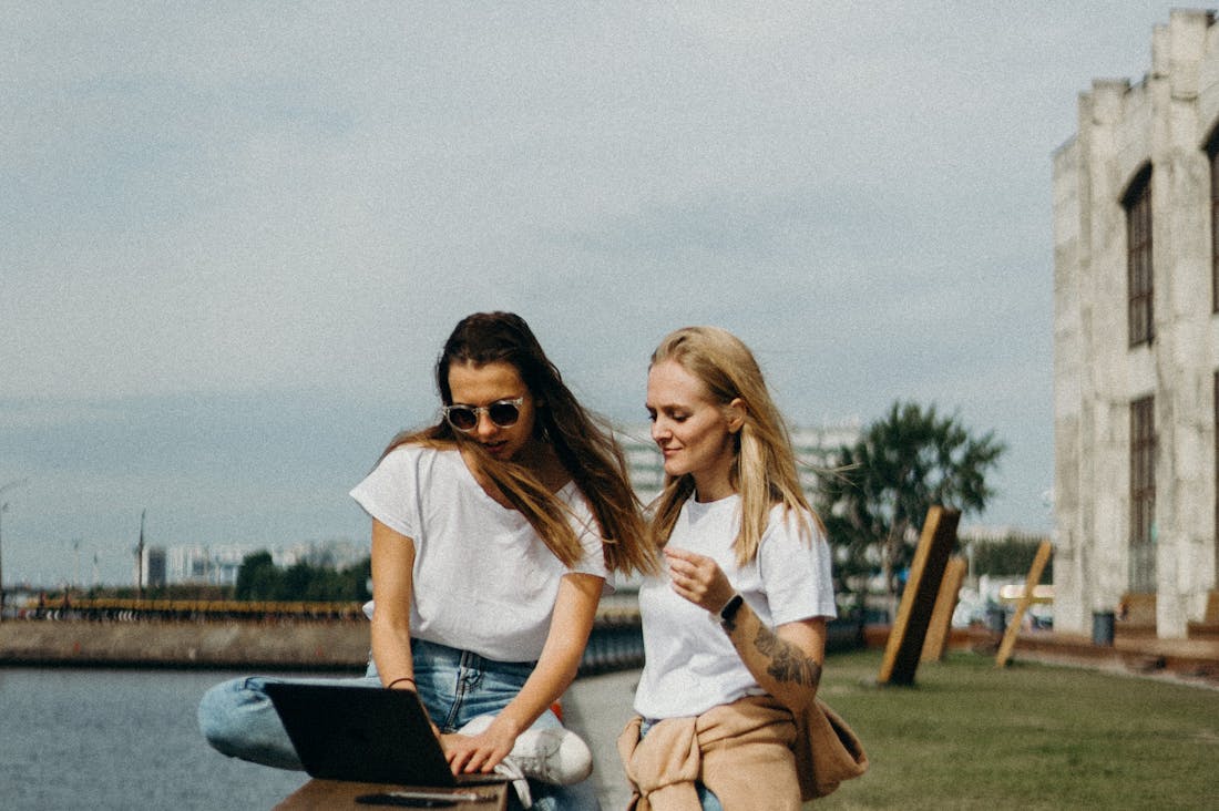 Exploring the Intersection of Technology and Lifestyle: How Digital Innovations Shape Our Lives Image 1