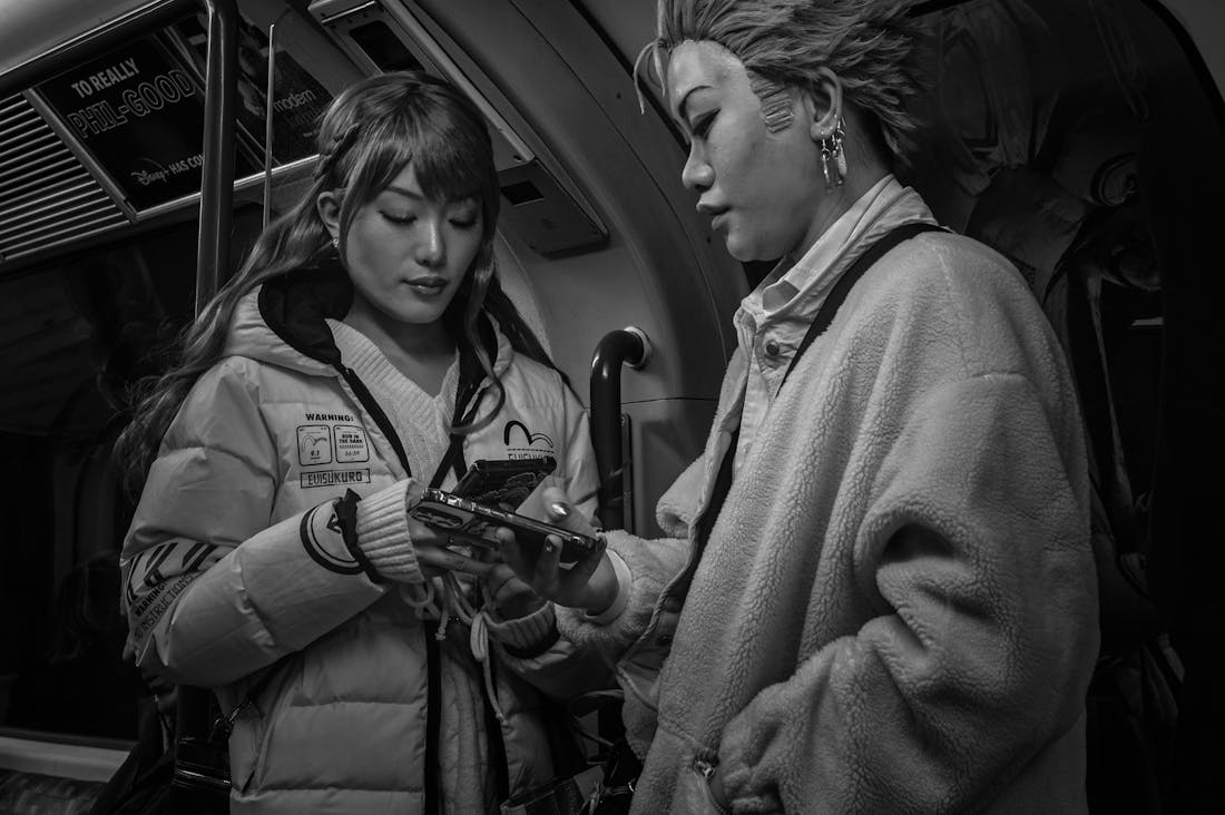 Exploring the Intersection of Technology and Mental Health in Modern Society Image 2