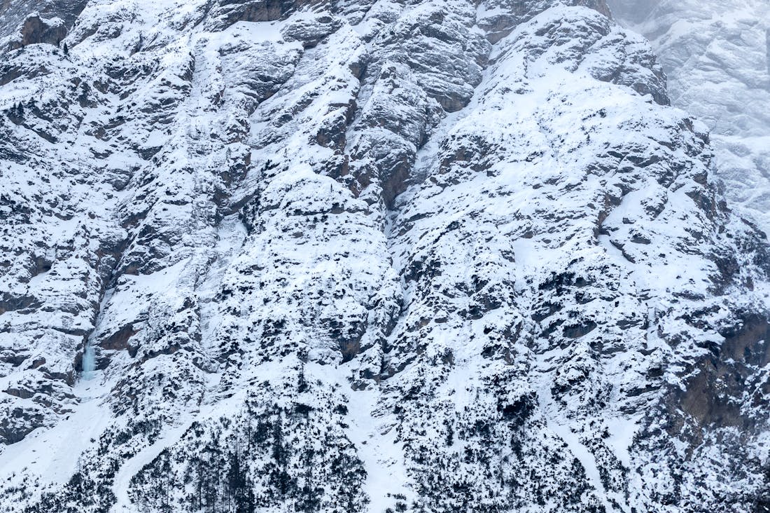 Exploring the World: How Travel Enhances Personal Growth and Cultural Understanding Image 1