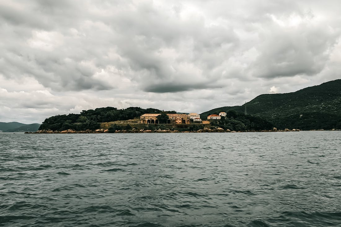 Exploring the World: Unforgettable Travel Experiences Beyond the Tourist Trail Image 1