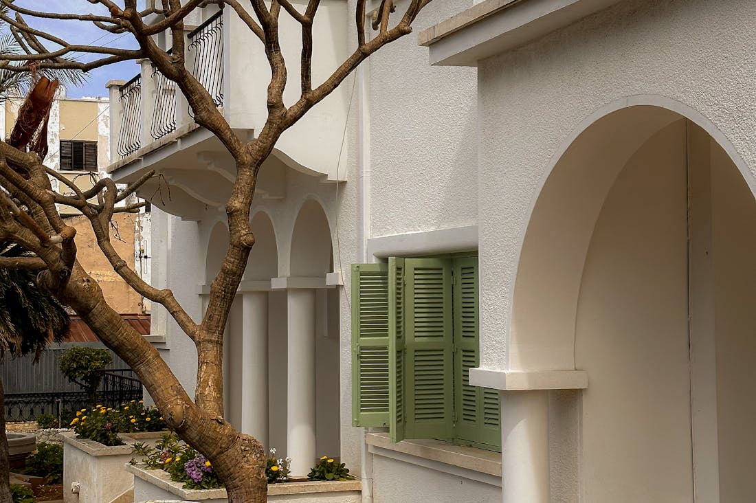 Financial Freedom Through Smart Budgeting: Building Wealth, Saving Strategies, and Entrepreneurial Growth Image 2