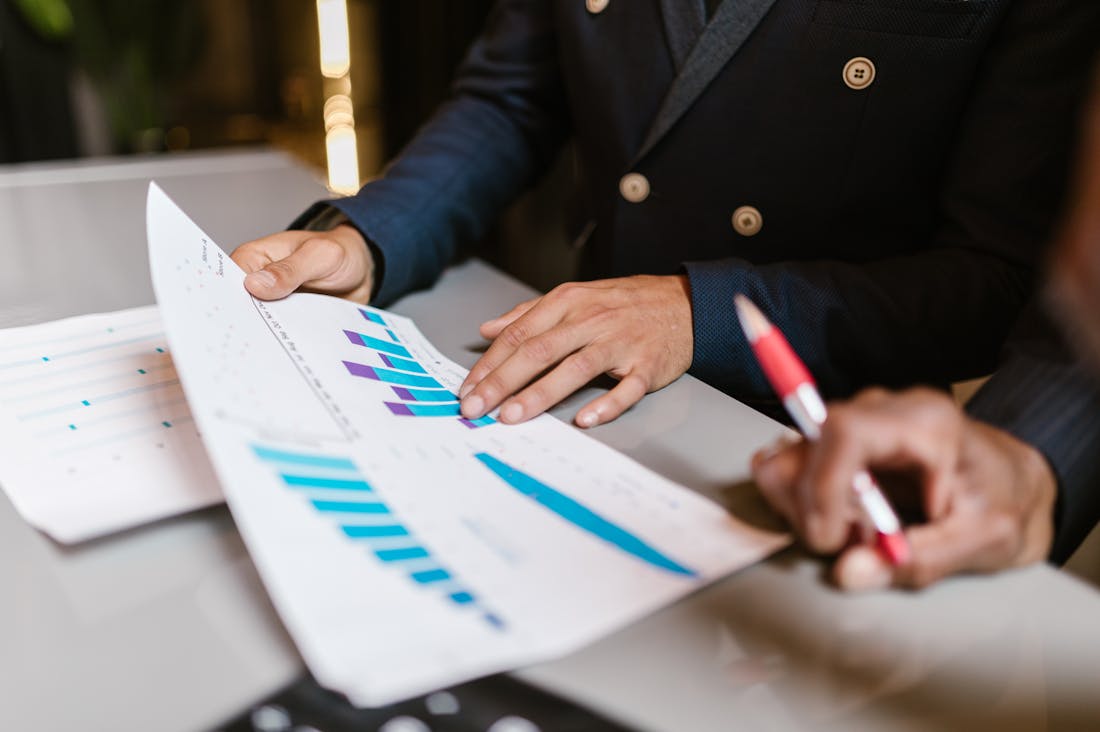 Financial Freedom Through Smart Investments: A Guide to Modern Wealth Management Strategies Image 2