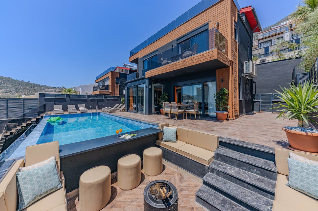 Financial Independence: Strategies to Achieve Your Dreams without Sacrificing Your Lifestyle Image 3