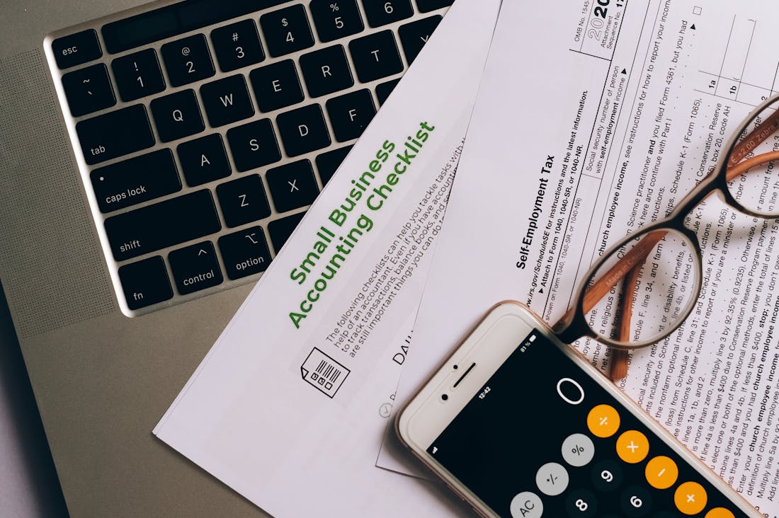 Financial Wellness: The Essential Guide to Achieving Stability and Peace of Mind Image 2