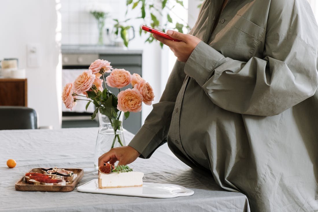 Finding Balance: How to Harmonize Technology Use and Presence in Daily Life Image 1