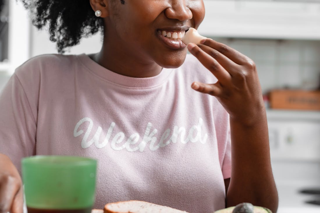 Harnessing the Benefits of Mindful Eating for a Healthier Lifestyle Image 2