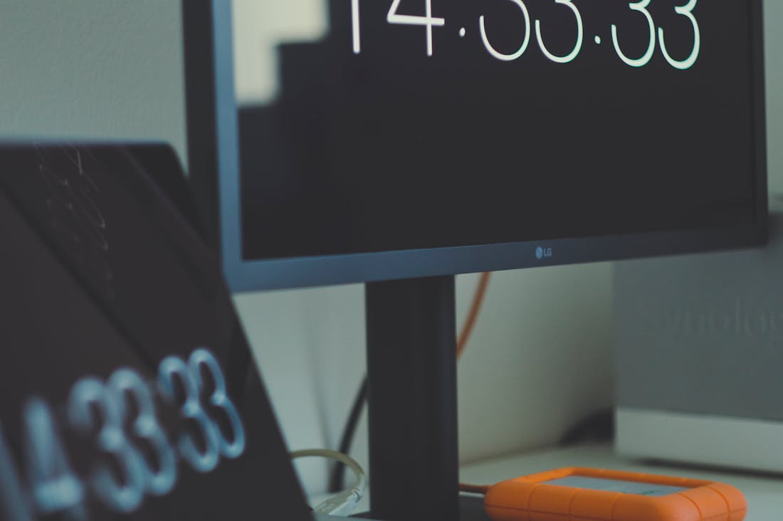 Harnessing the Power of Technology: A Balancing Act for Modern Living Image 2