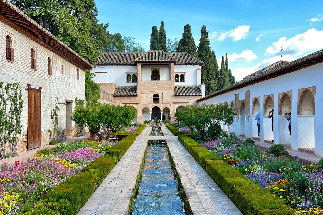 How to Curate Unique Travel Experiences in New Destinations Image 2