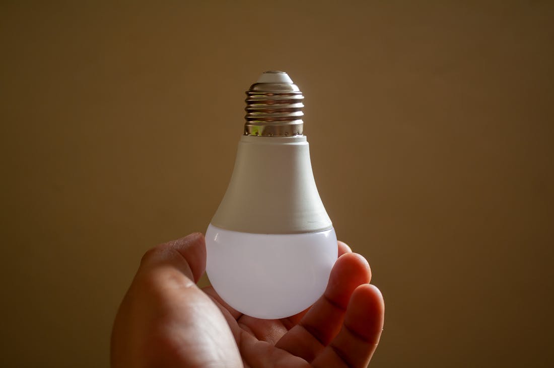 Impact of Smart Home Devices on Modern Living Spaces Image 2