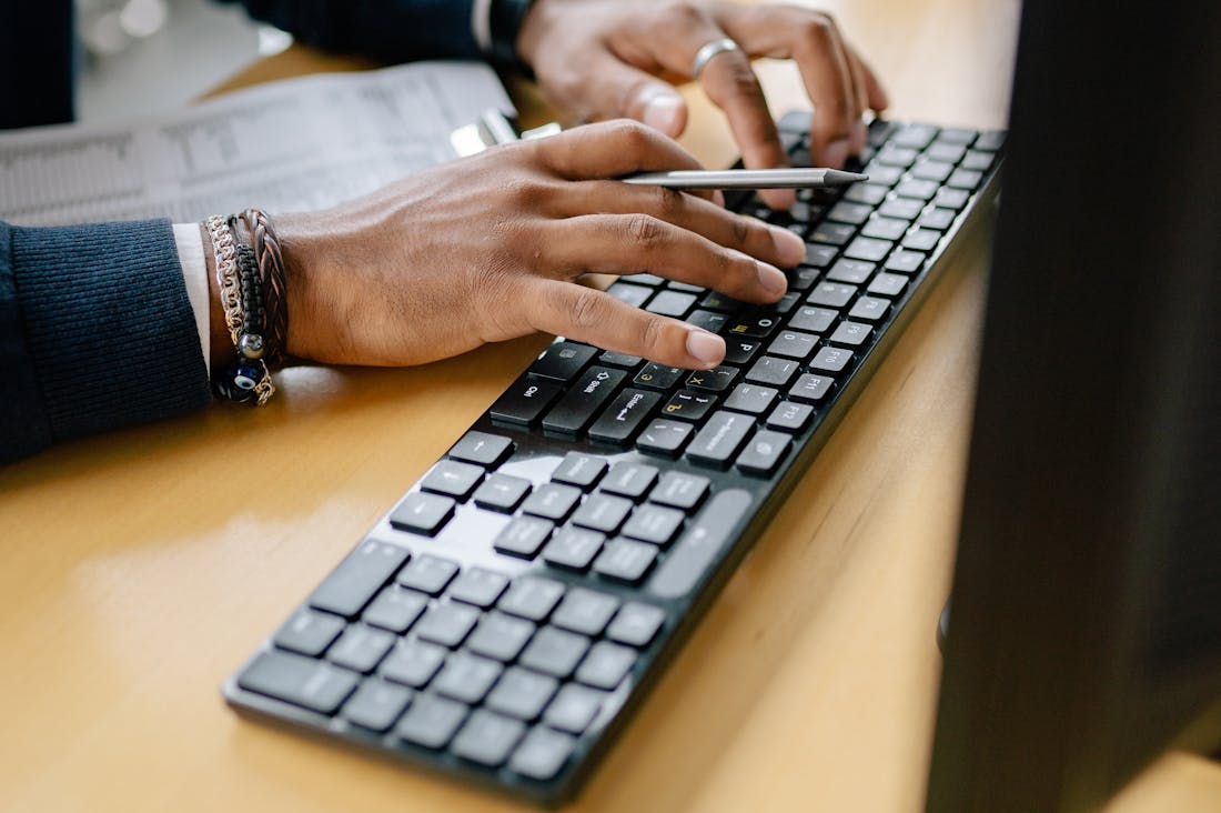 Innovative Tech Gadgets that Enhance Everyday Productivity Image 3