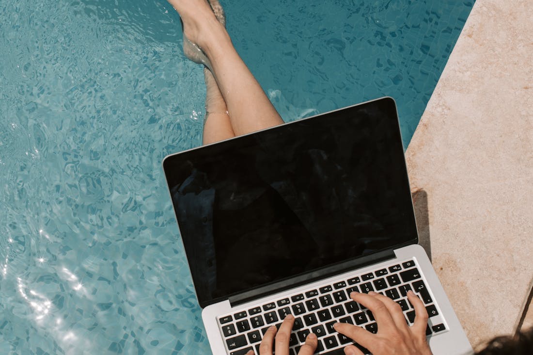 Innovative Tech Trends Redefining Modern Travel Experiences Image 1