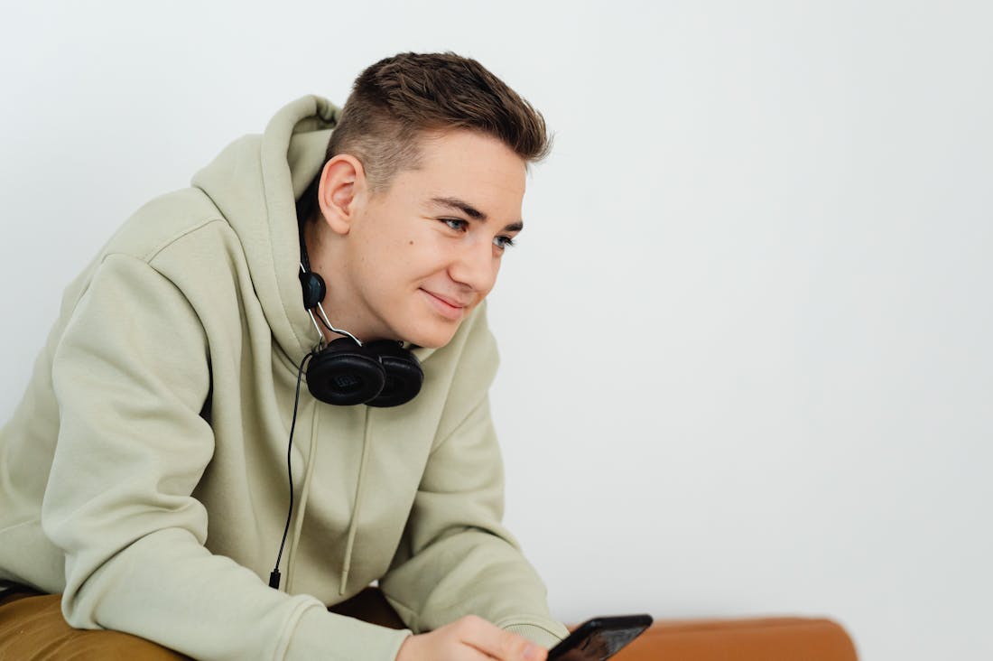 Innovative Tech Trends Shaping Tomorrow's World Image 3