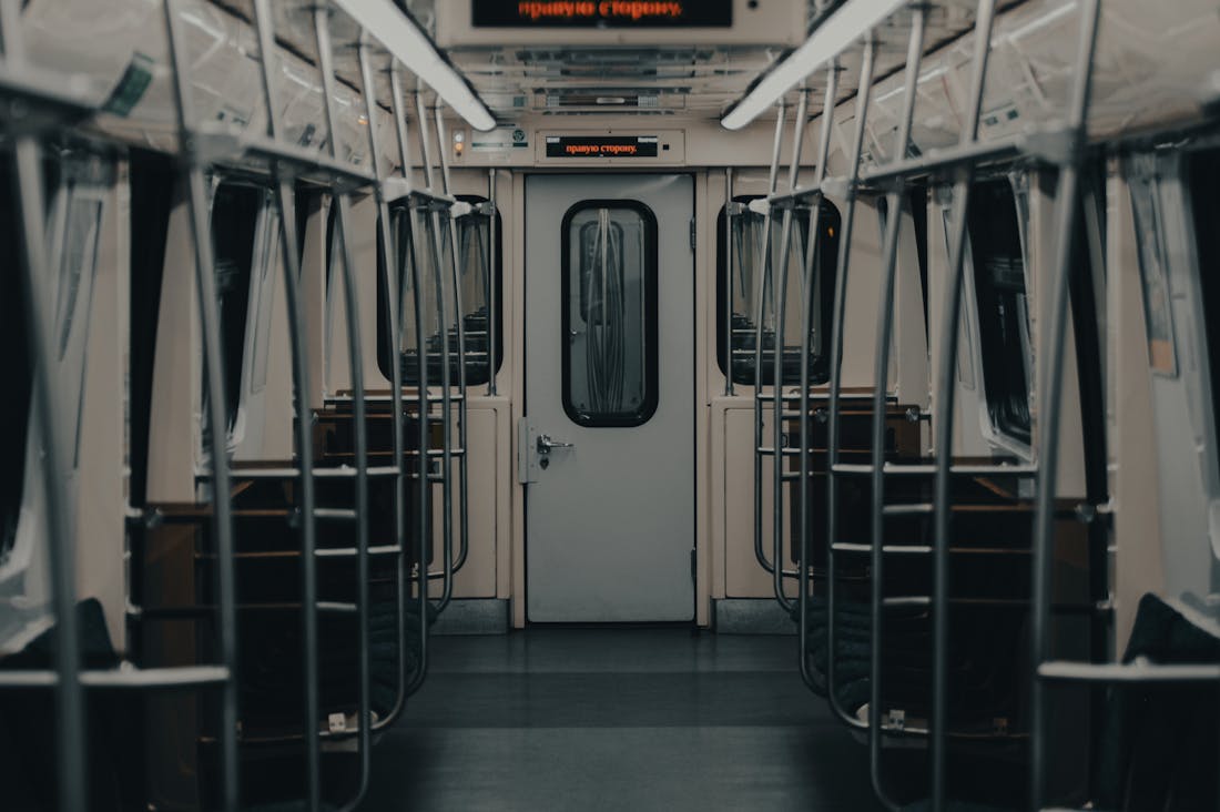 Innovative Technologies Reshaping Urban Travel Experiences Image 1