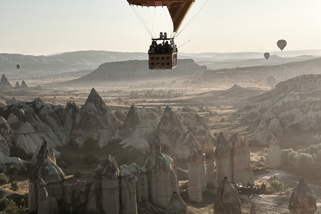 Innovative Travel Tips for Modern Explorers: Making Every Trip Unique and Memorable Image 1