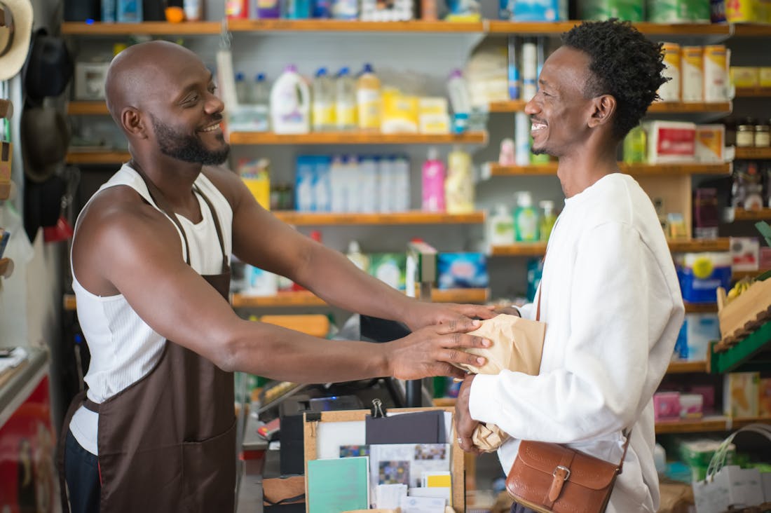 Insightful Strategies for Sustainable Living in Urban Areas Image 3